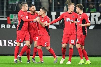 包含门兴格拉德巴赫队员合作默契，团队意识强的词条