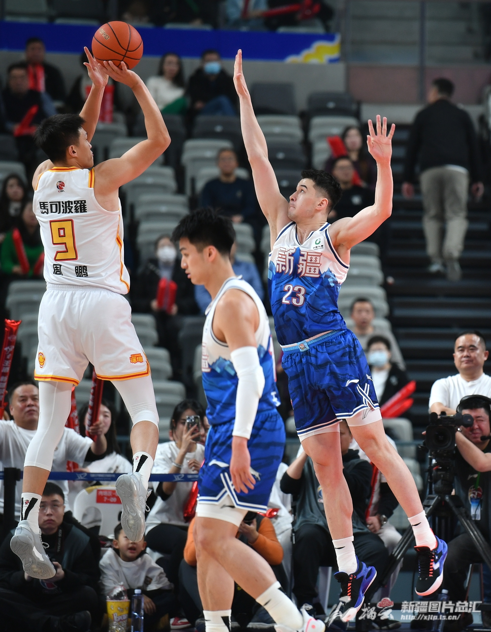 新疆男篮在主场大胜，继续保持领先